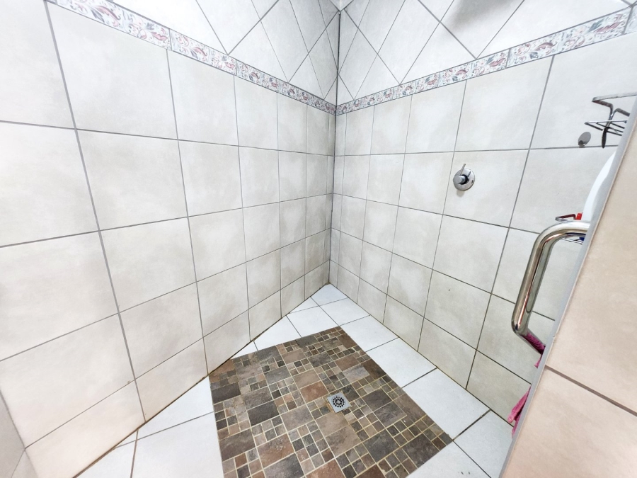 3 Bedroom Property for Sale in La Hoff North West